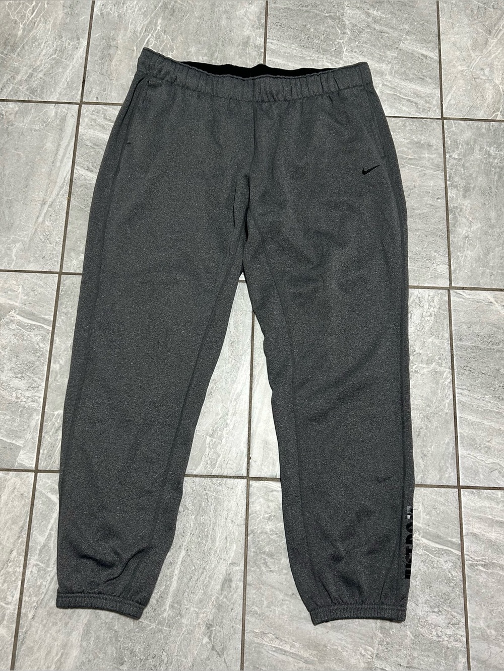 Nike Therma-FIT Men’s Large Gray Jogger Sweatpants Just Do It Ankle Zip